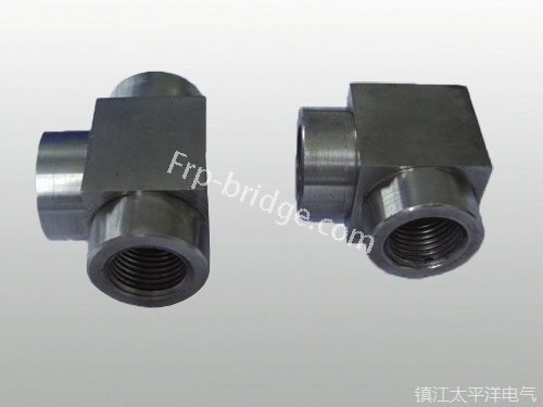 内(nèi)螺紋彎(wān)通三通(tong)接頭