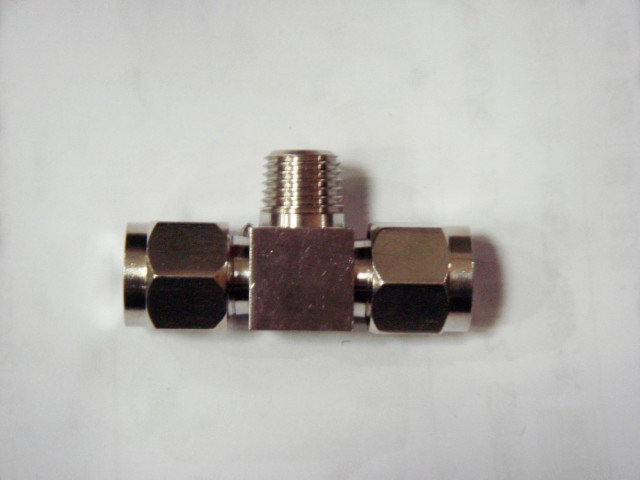 卡(ka)套式三(sān)通終端(duān)接頭