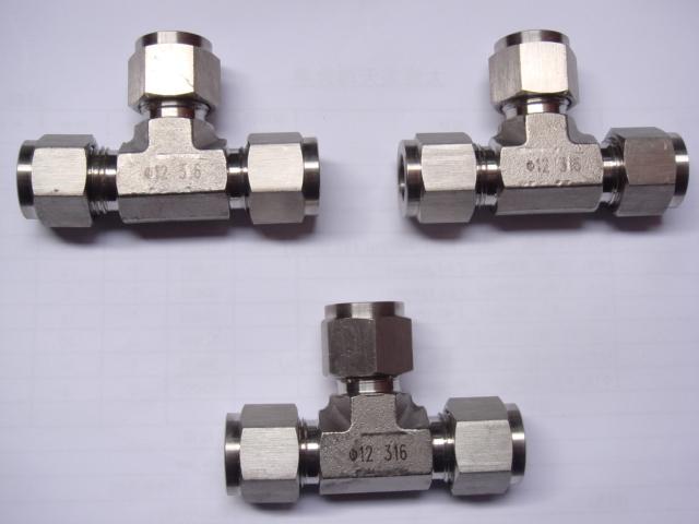 鑄件卡套(tao)接頭