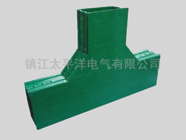 玻璃(li)鋼水平三通(tōng)